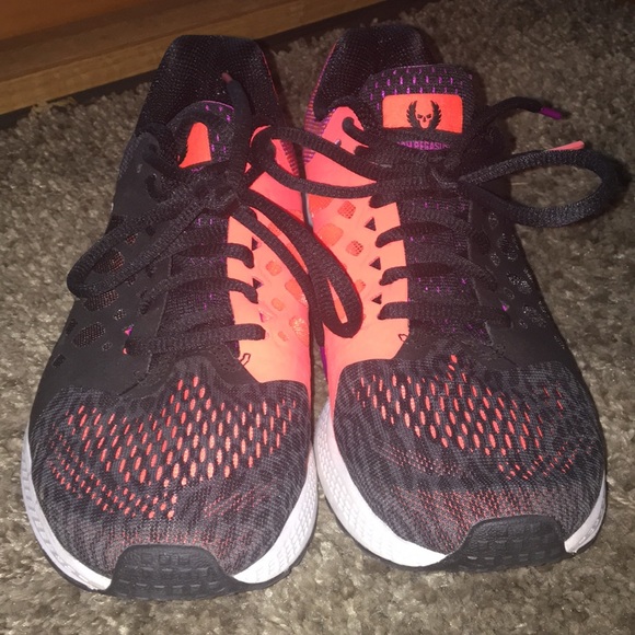 Nike Women's Running Sneakers - Picture 2 of 4